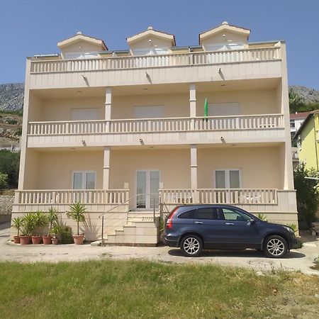 Apartments Ticinovic Omiš Esterno foto