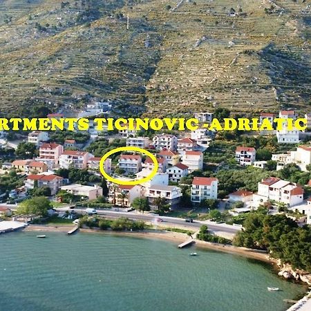 Apartments Ticinovic Omiš Esterno foto