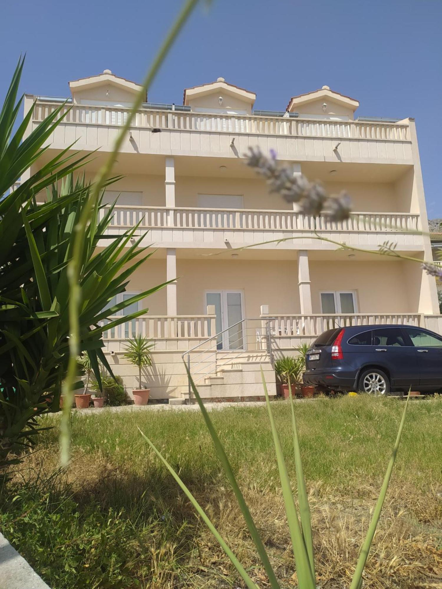 Apartments Ticinovic Omiš Esterno foto