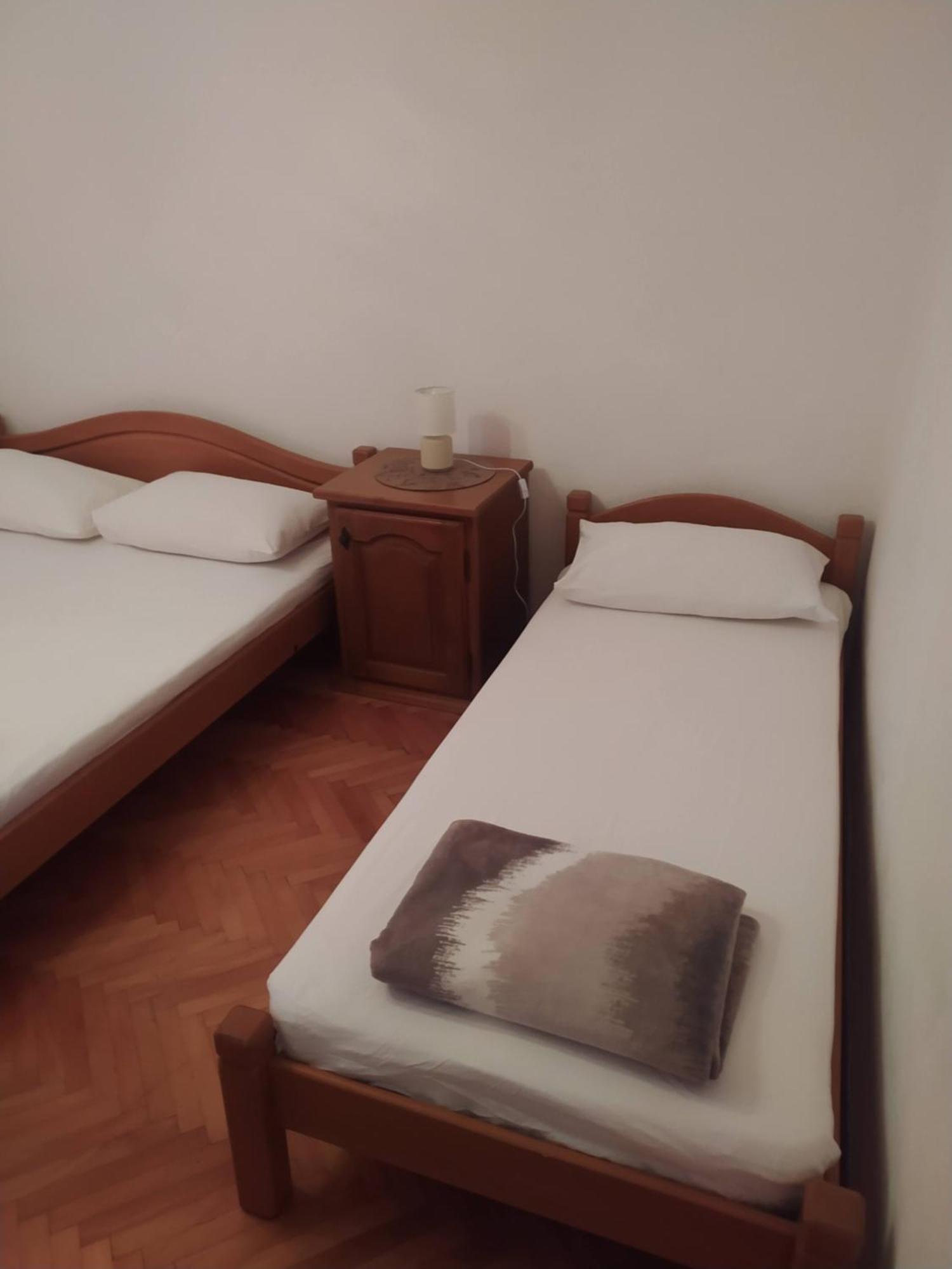 Apartments Ticinovic Omiš Esterno foto
