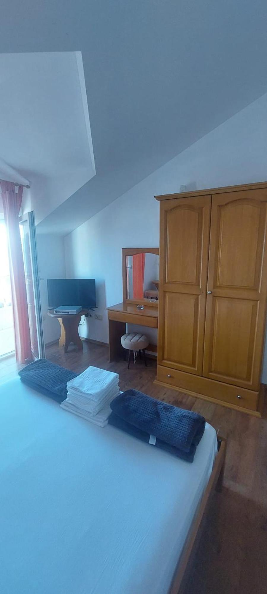 Apartments Ticinovic Omiš Esterno foto