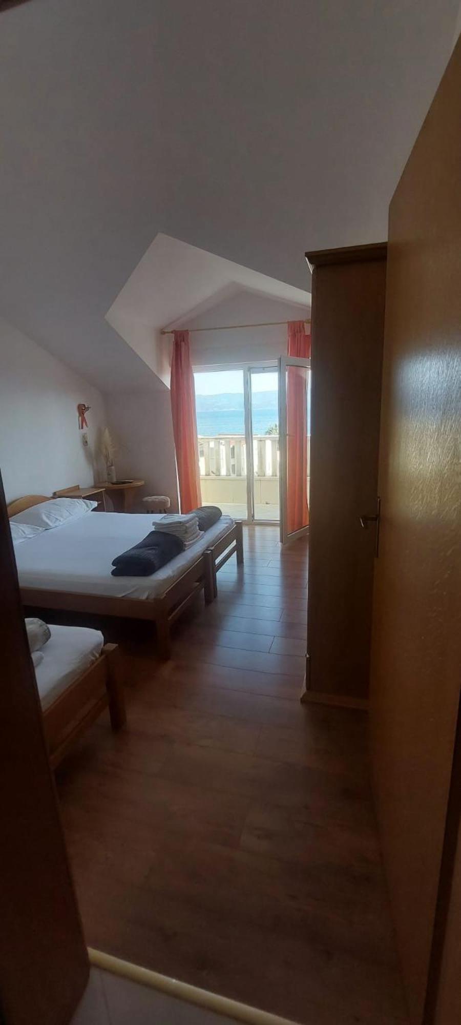 Apartments Ticinovic Omiš Esterno foto