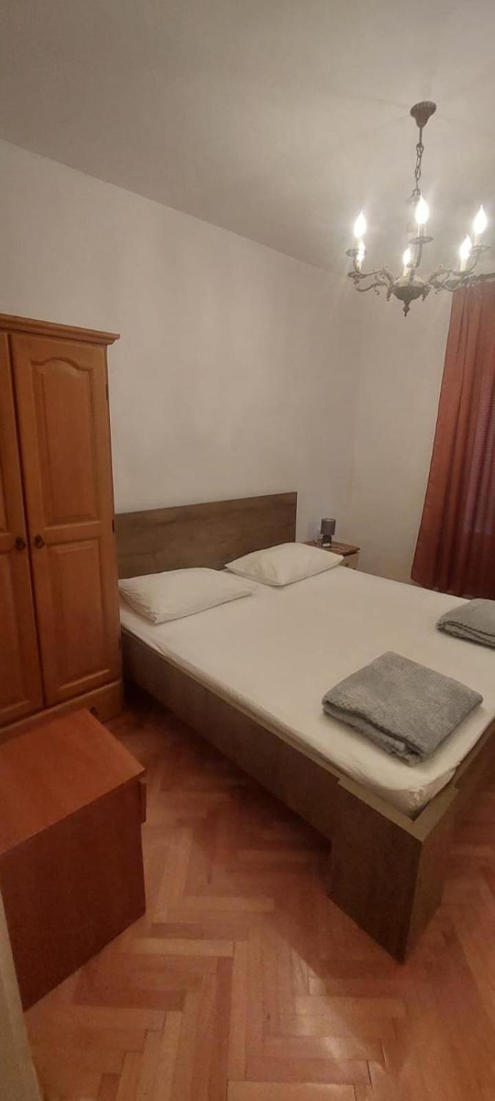Apartments Ticinovic Omiš Esterno foto