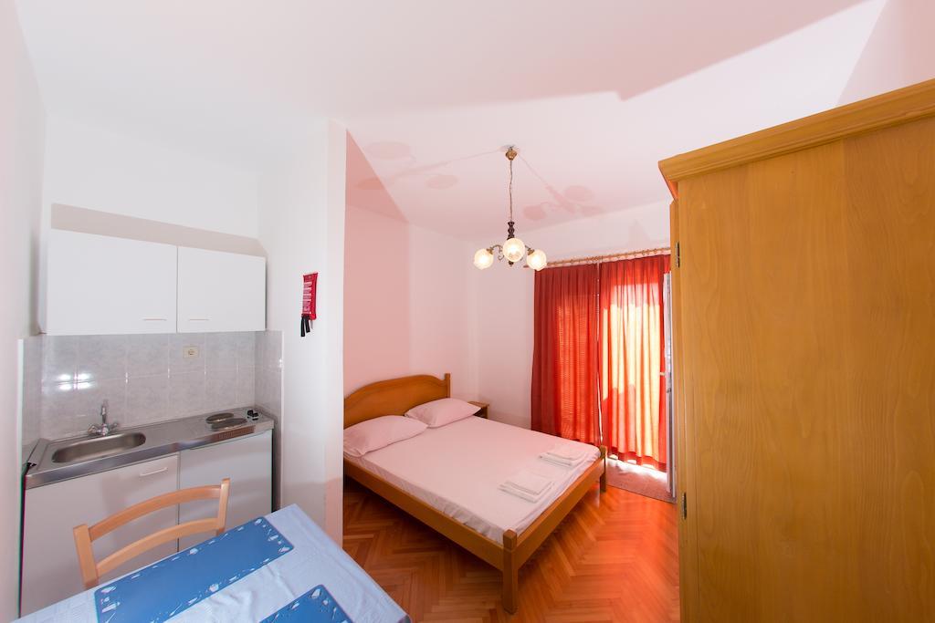 Apartments Ticinovic Omiš Camera foto