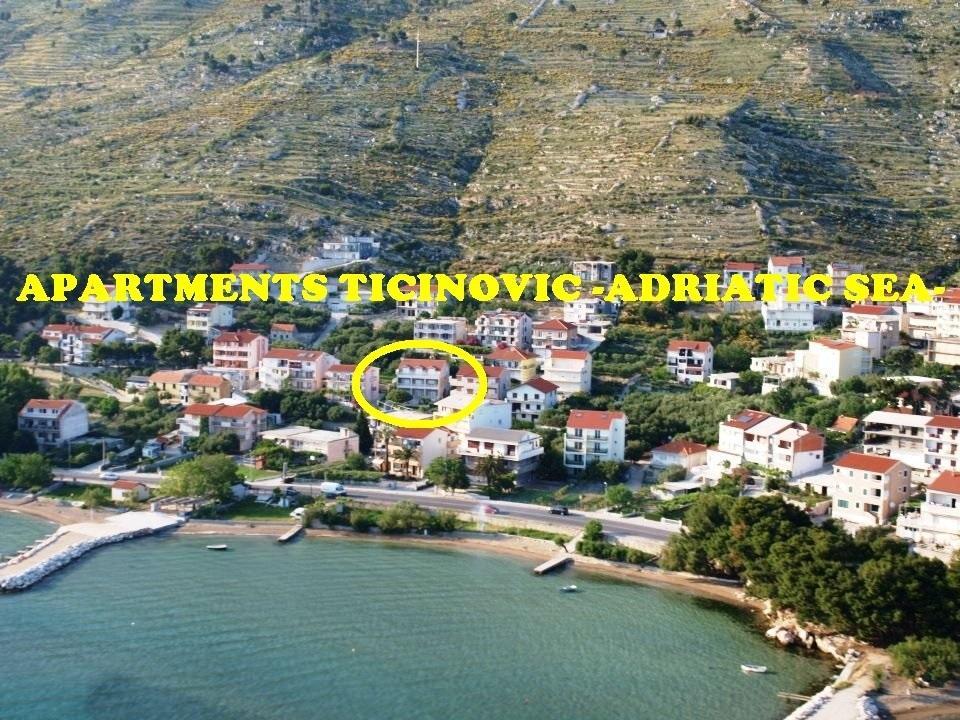Apartments Ticinovic Omiš Esterno foto